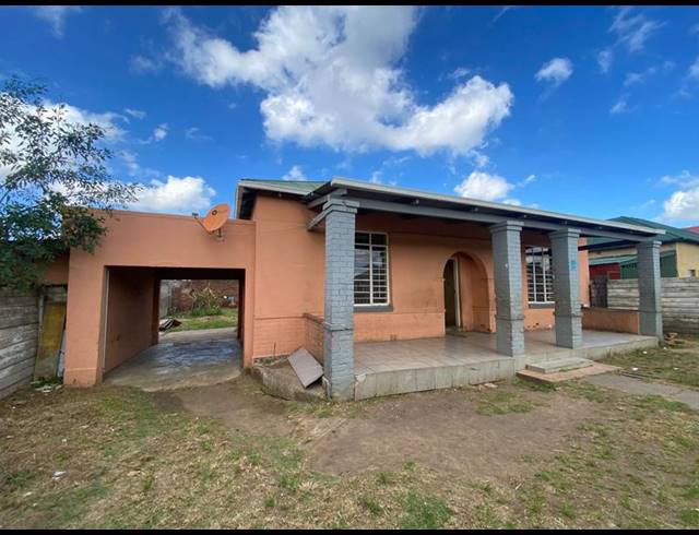 5 BEDROOM HOUSE FOR SALE IN SPRINGS CENTRAL